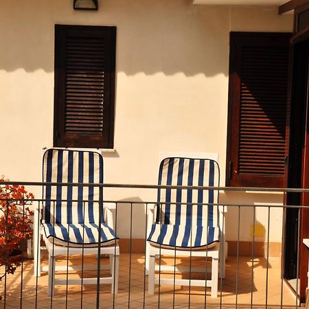 Villa Laura Sea View Apartments 圣塔·马里亚·迪·卡斯特 客房 照片
