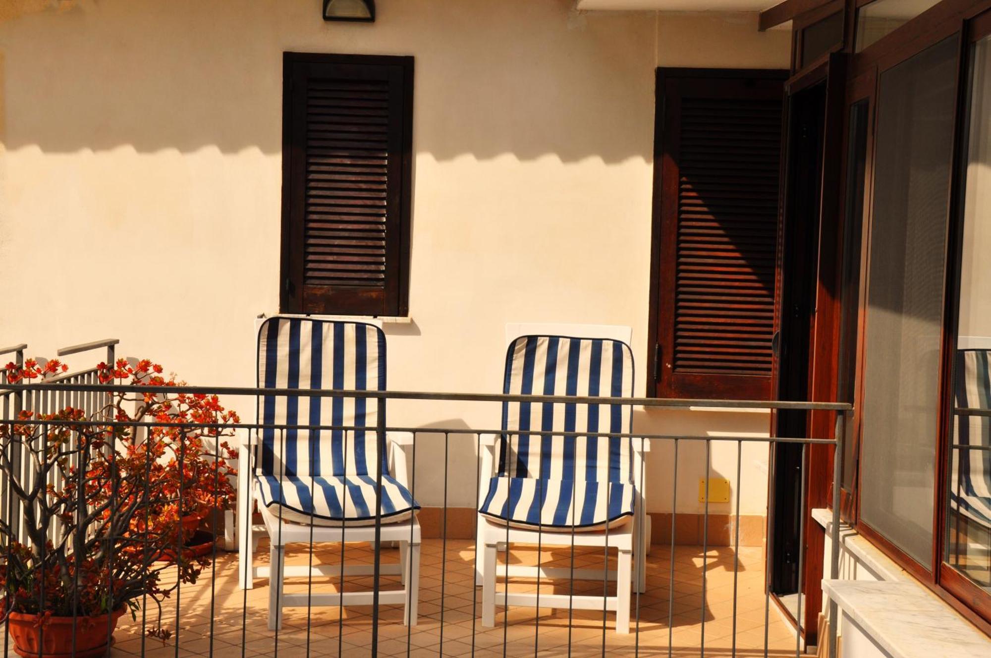 Villa Laura Sea View Apartments 圣塔·马里亚·迪·卡斯特 客房 照片