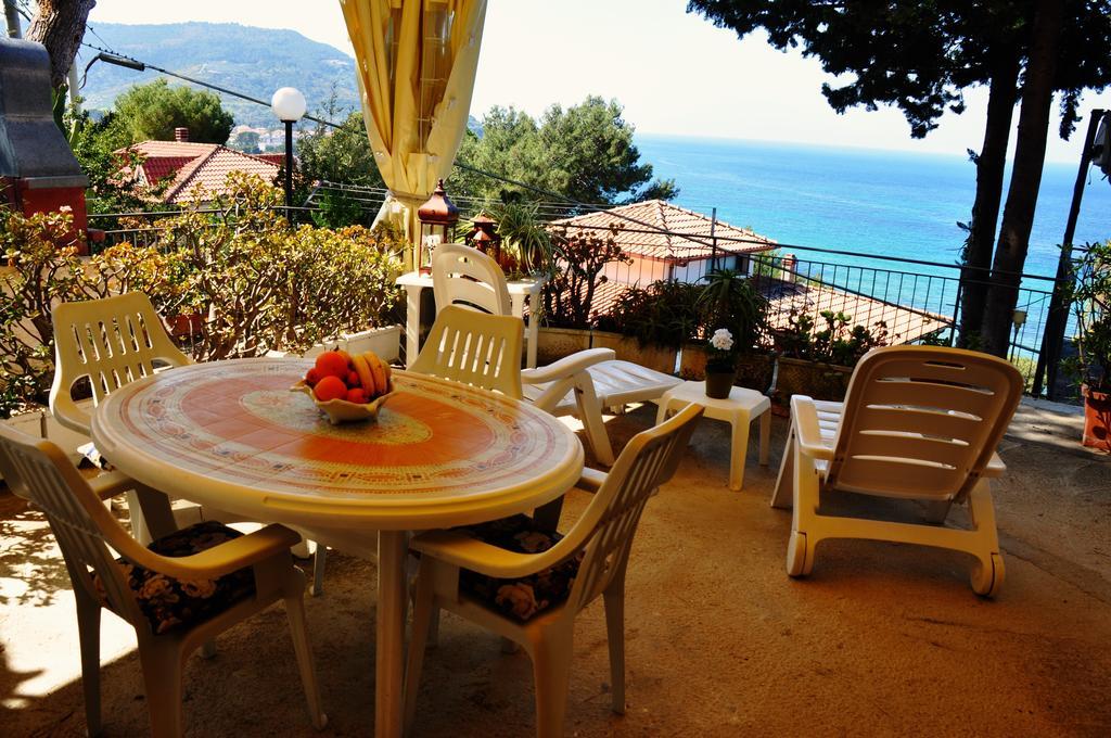 Villa Laura Sea View Apartments 圣塔·马里亚·迪·卡斯特 外观 照片