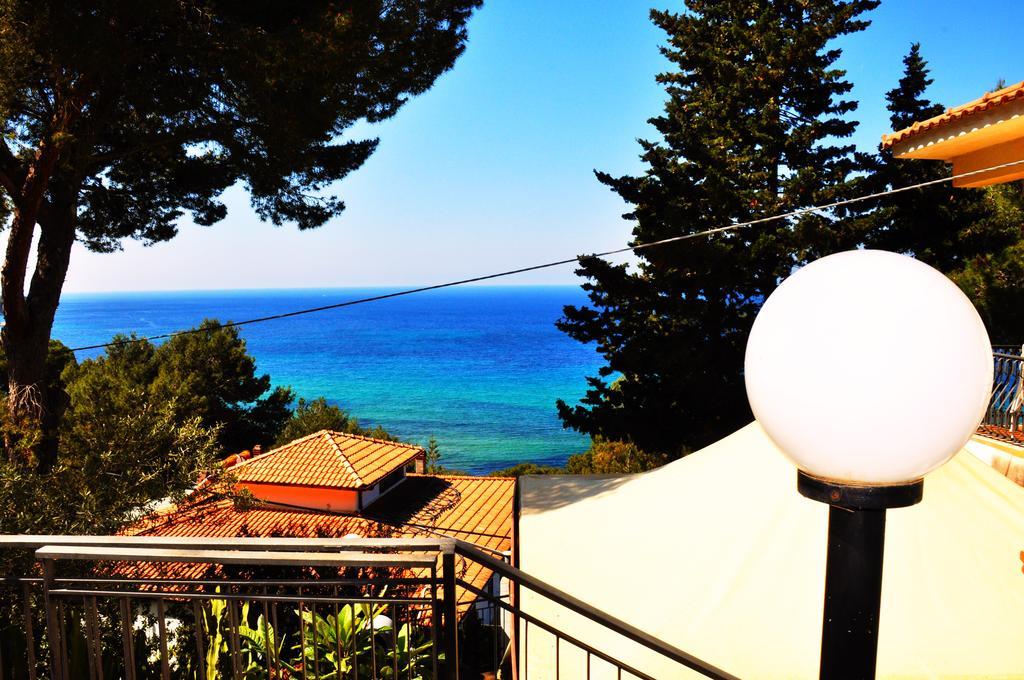 Villa Laura Sea View Apartments 圣塔·马里亚·迪·卡斯特 外观 照片