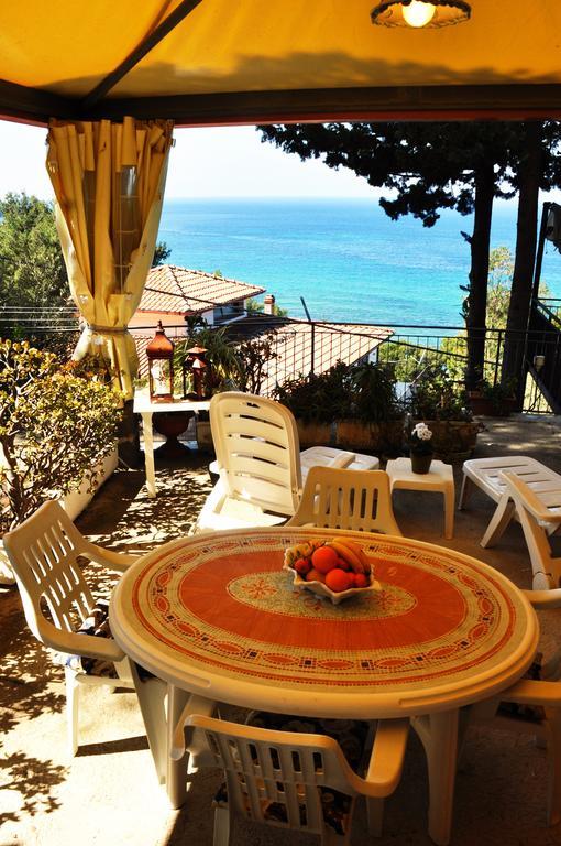 Villa Laura Sea View Apartments 圣塔·马里亚·迪·卡斯特 外观 照片