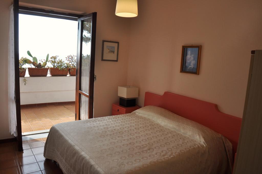 Villa Laura Sea View Apartments 圣塔·马里亚·迪·卡斯特 外观 照片