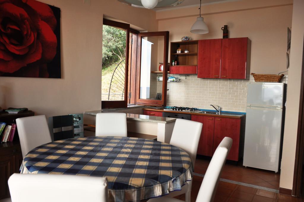 Villa Laura Sea View Apartments 圣塔·马里亚·迪·卡斯特 外观 照片