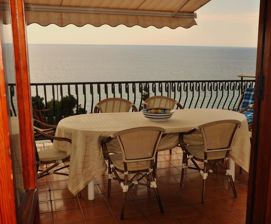 Villa Laura Sea View Apartments 圣塔·马里亚·迪·卡斯特 外观 照片