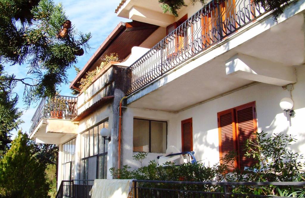 Villa Laura Sea View Apartments 圣塔·马里亚·迪·卡斯特 外观 照片