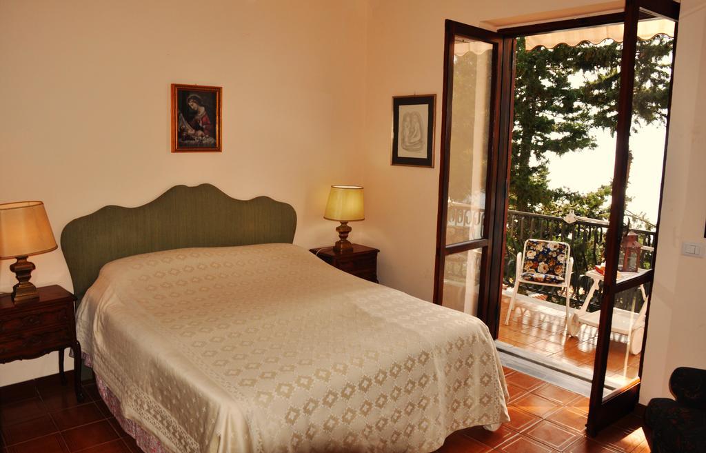 Villa Laura Sea View Apartments 圣塔·马里亚·迪·卡斯特 外观 照片