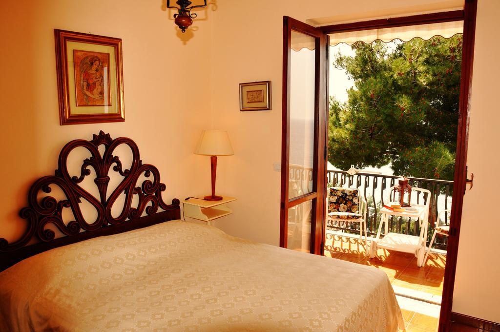 Villa Laura Sea View Apartments 圣塔·马里亚·迪·卡斯特 外观 照片