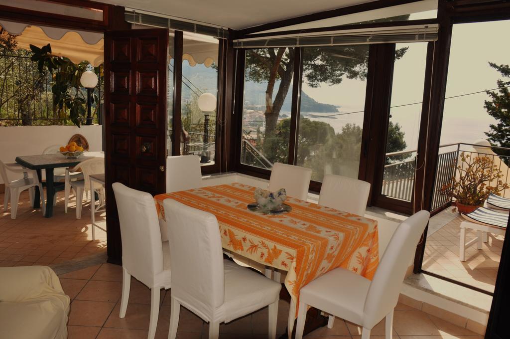 Villa Laura Sea View Apartments 圣塔·马里亚·迪·卡斯特 外观 照片