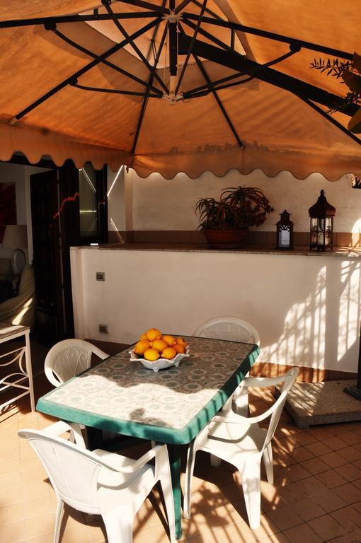 Villa Laura Sea View Apartments 圣塔·马里亚·迪·卡斯特 外观 照片