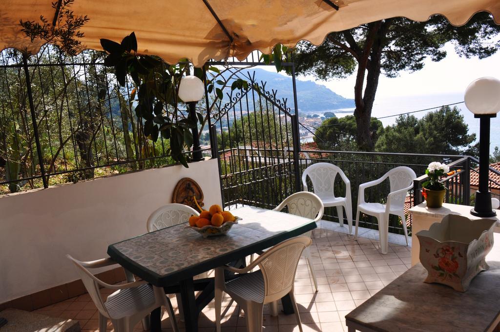 Villa Laura Sea View Apartments 圣塔·马里亚·迪·卡斯特 外观 照片