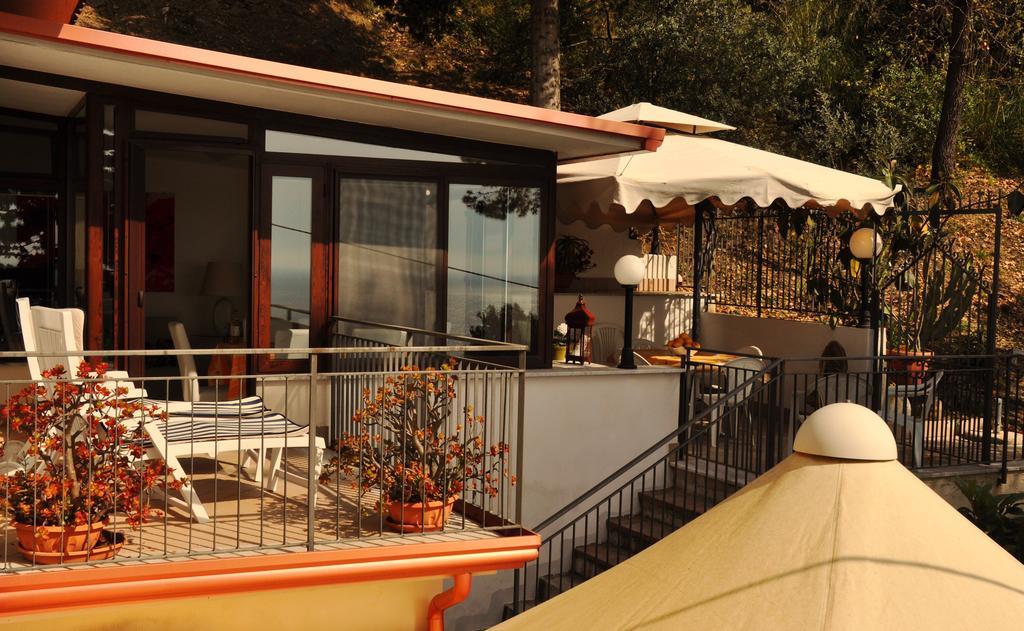 Villa Laura Sea View Apartments 圣塔·马里亚·迪·卡斯特 外观 照片