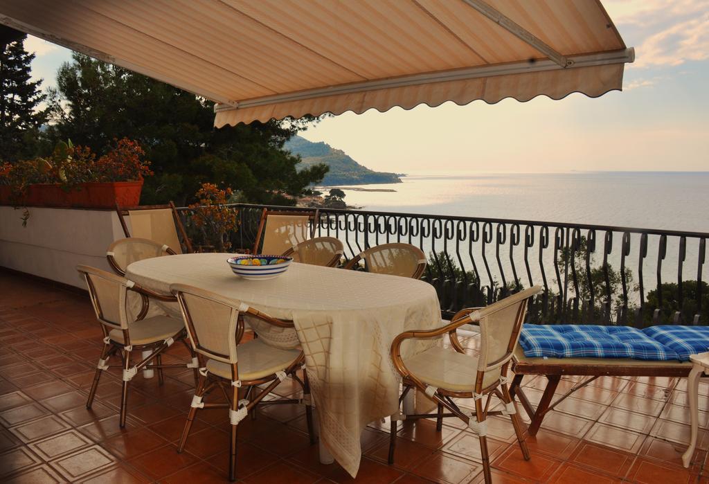 Villa Laura Sea View Apartments 圣塔·马里亚·迪·卡斯特 外观 照片
